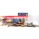 HORNBY 00 GAUGE MODEL RAILWAY TRAINSET AND ACCESSORIES