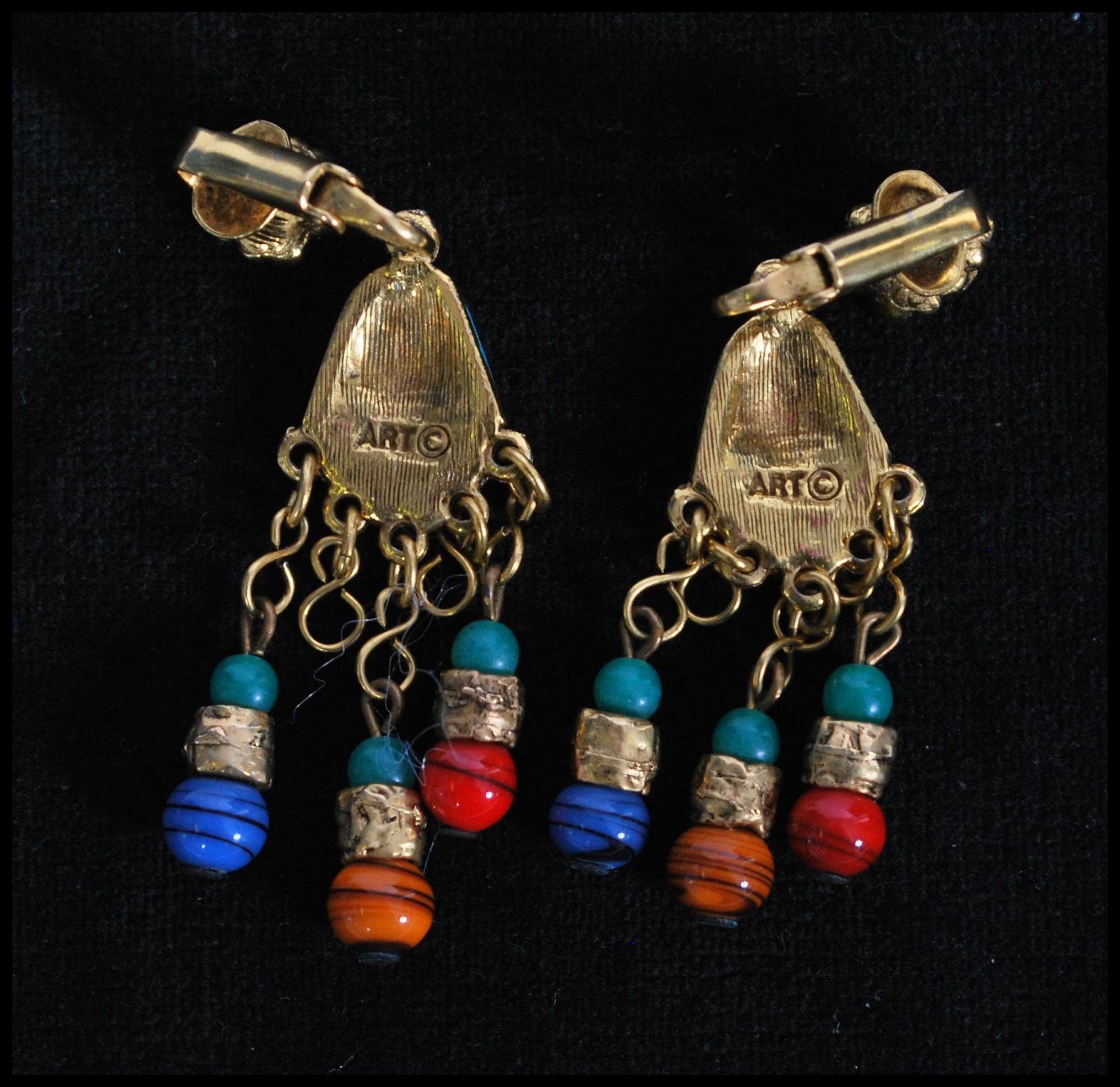A 1960s signed Art Egyptian revival necklace and earring set by Arthur Pepper. Measures 18 inches - Image 6 of 7