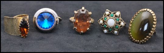 A collection of 14 vintage rings to include 5 x signed Sarah Coventry including Liquid Lights