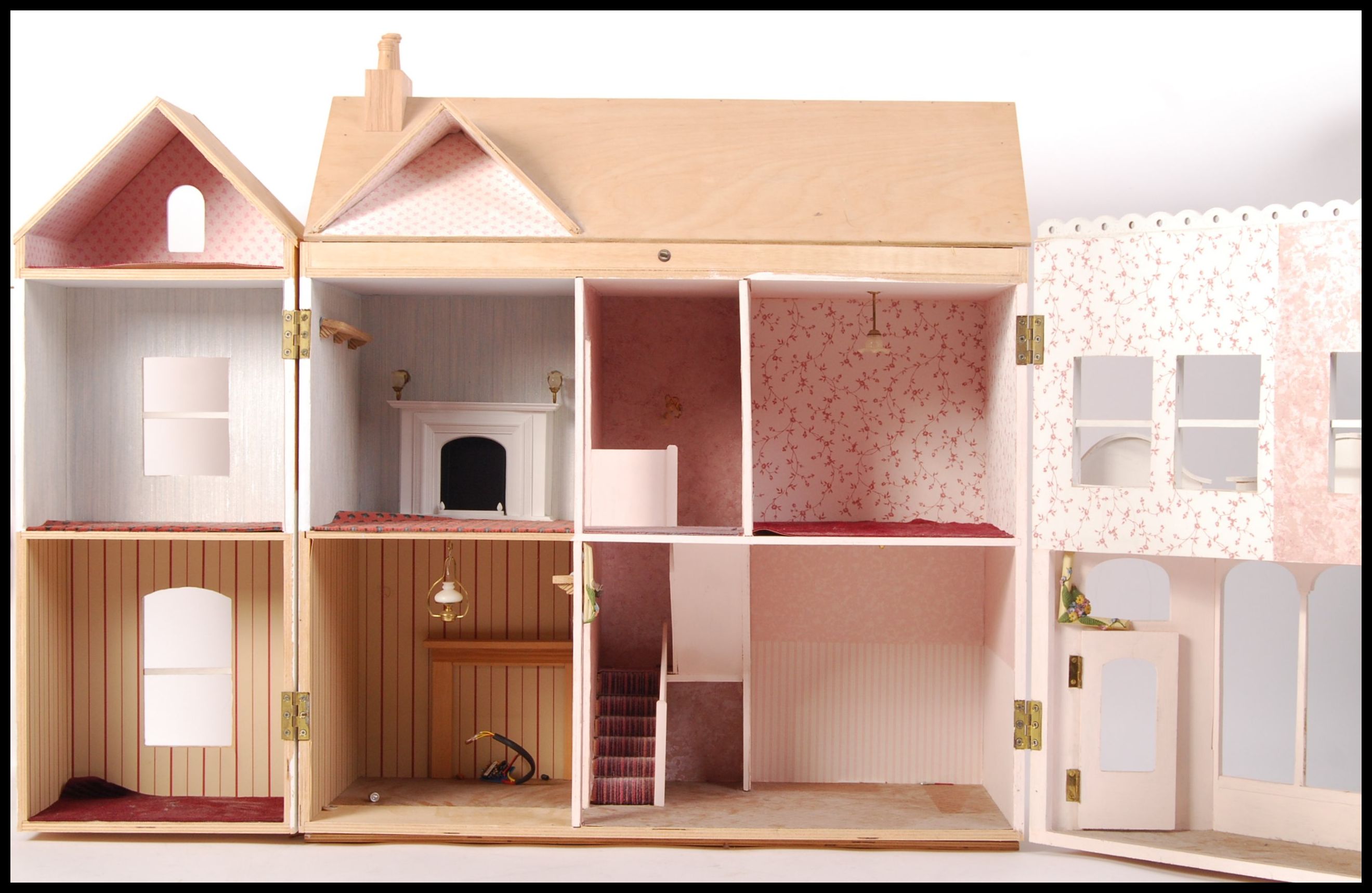 CONTEMPORARY PART FINISHED DOLLS HOUSE WITH SHOP F - Image 2 of 3