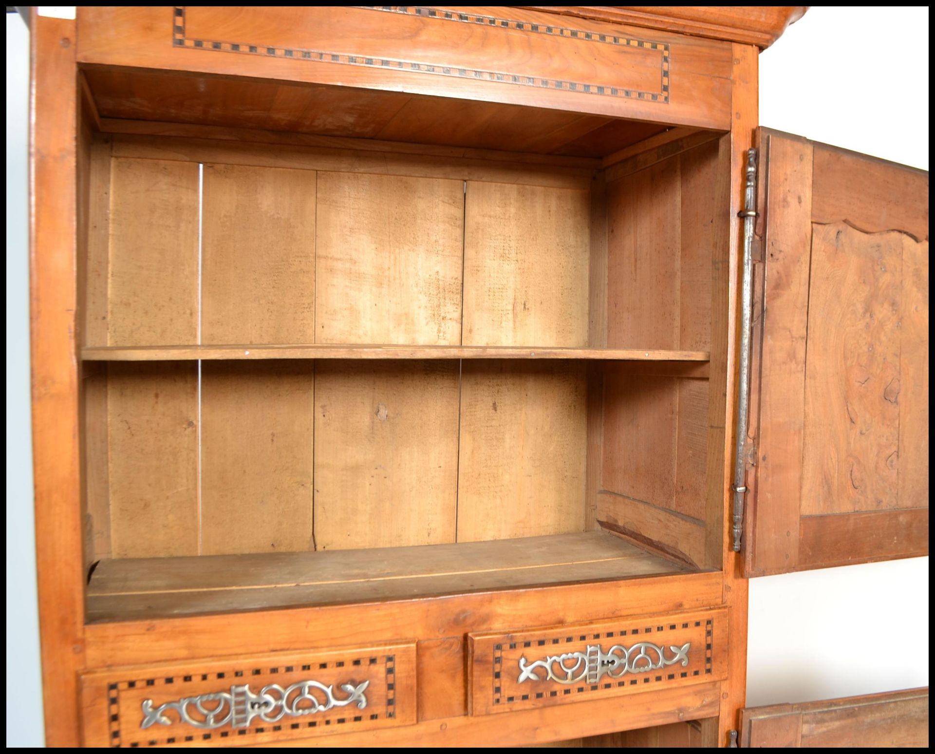 18TH CENTURY OAK / CHESTNUT BONNETIERE FRENCH CUPBOARD CABINET - Bild 7 aus 8