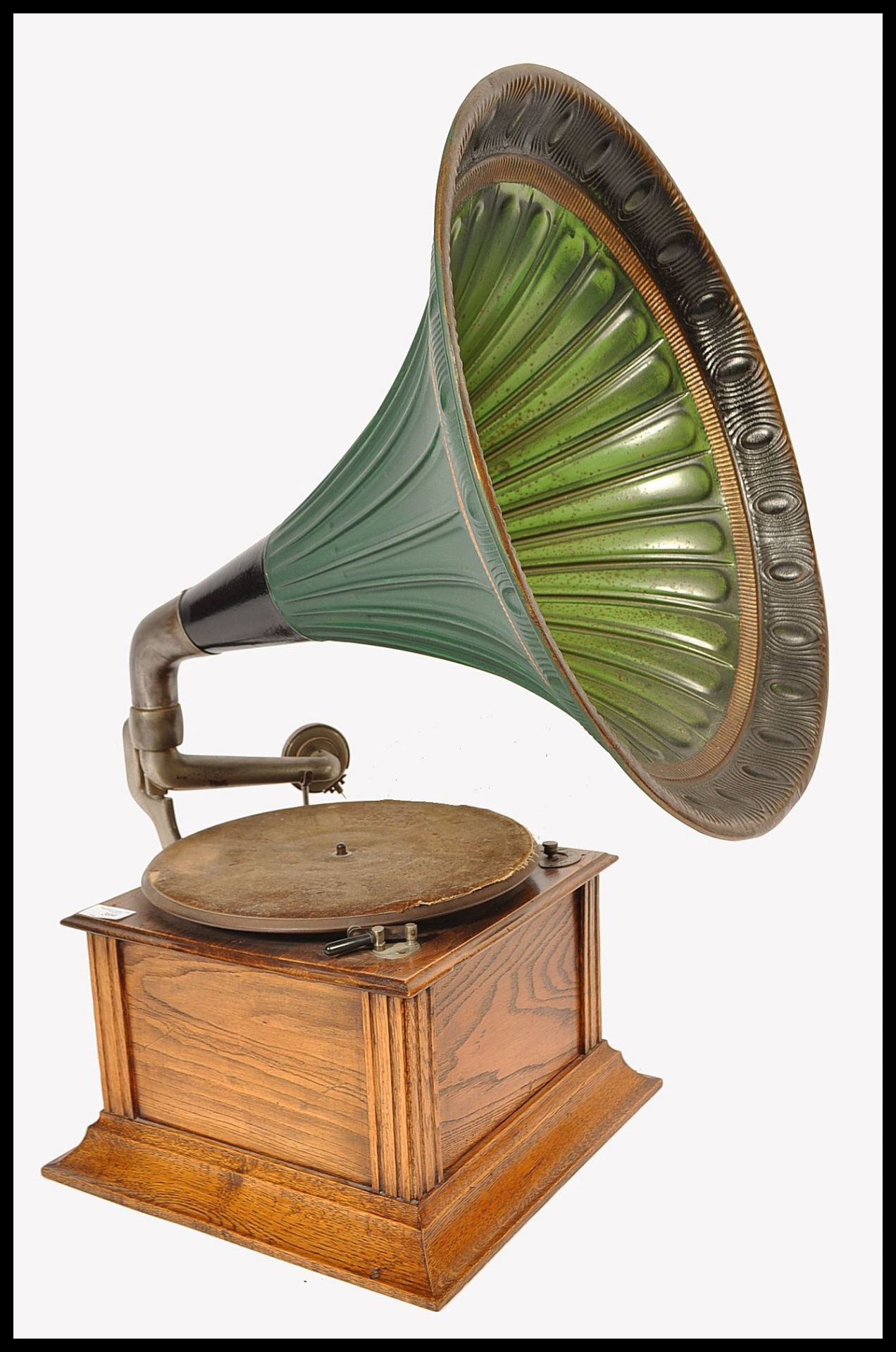 19TH CENTURY OAK AND GREEN HORN TABLE TOP GRAMOPHONE