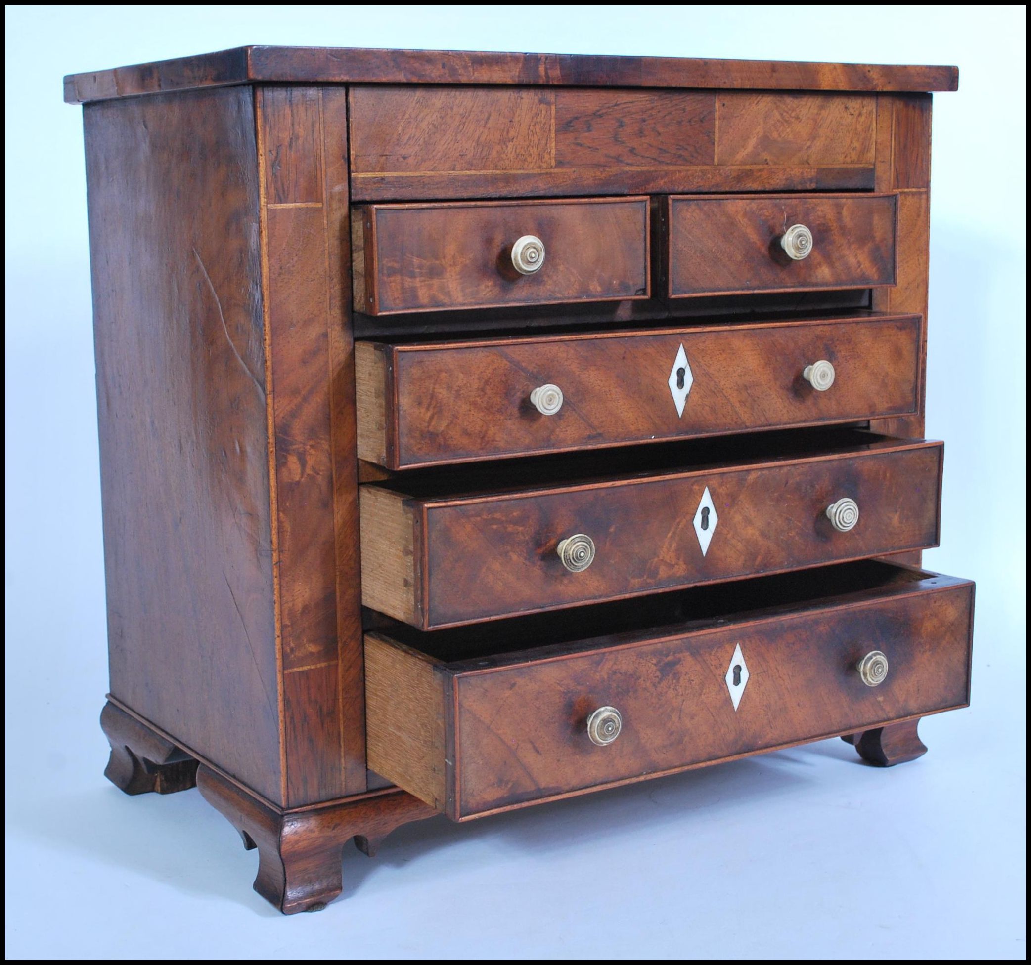 19TH CENTURY GEORGE 3RD MAHOGANY APPRENTICE PIECE CHEST OF DRAWERS - Image 6 of 7