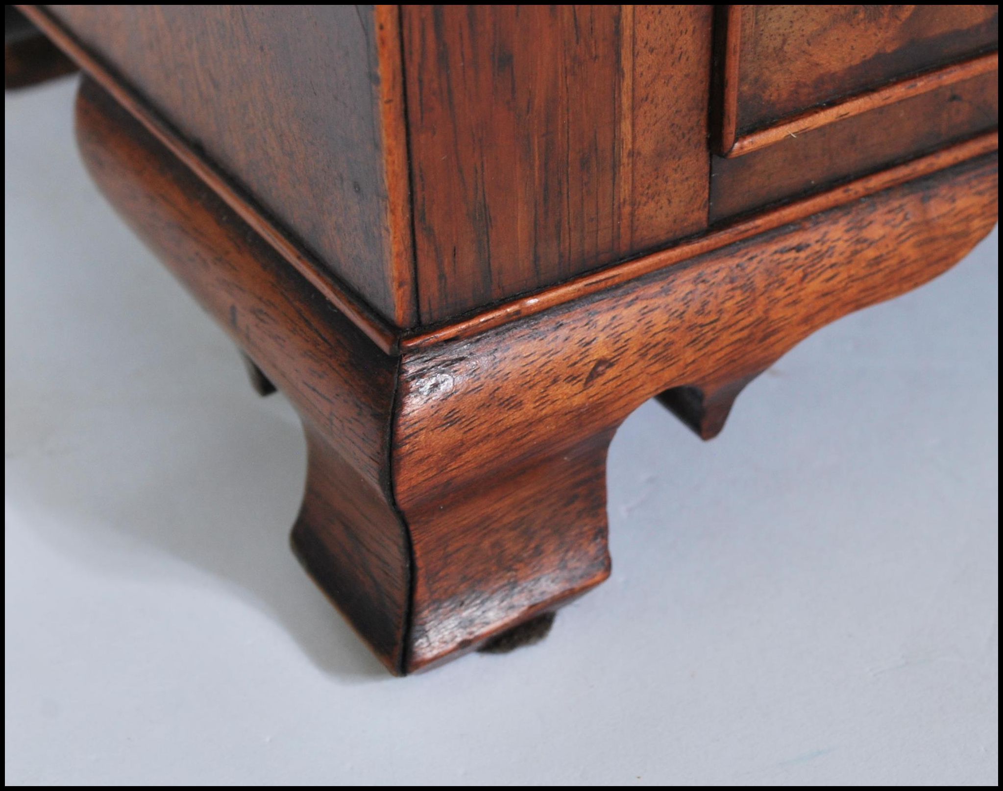 19TH CENTURY GEORGE 3RD MAHOGANY APPRENTICE PIECE CHEST OF DRAWERS - Image 3 of 7