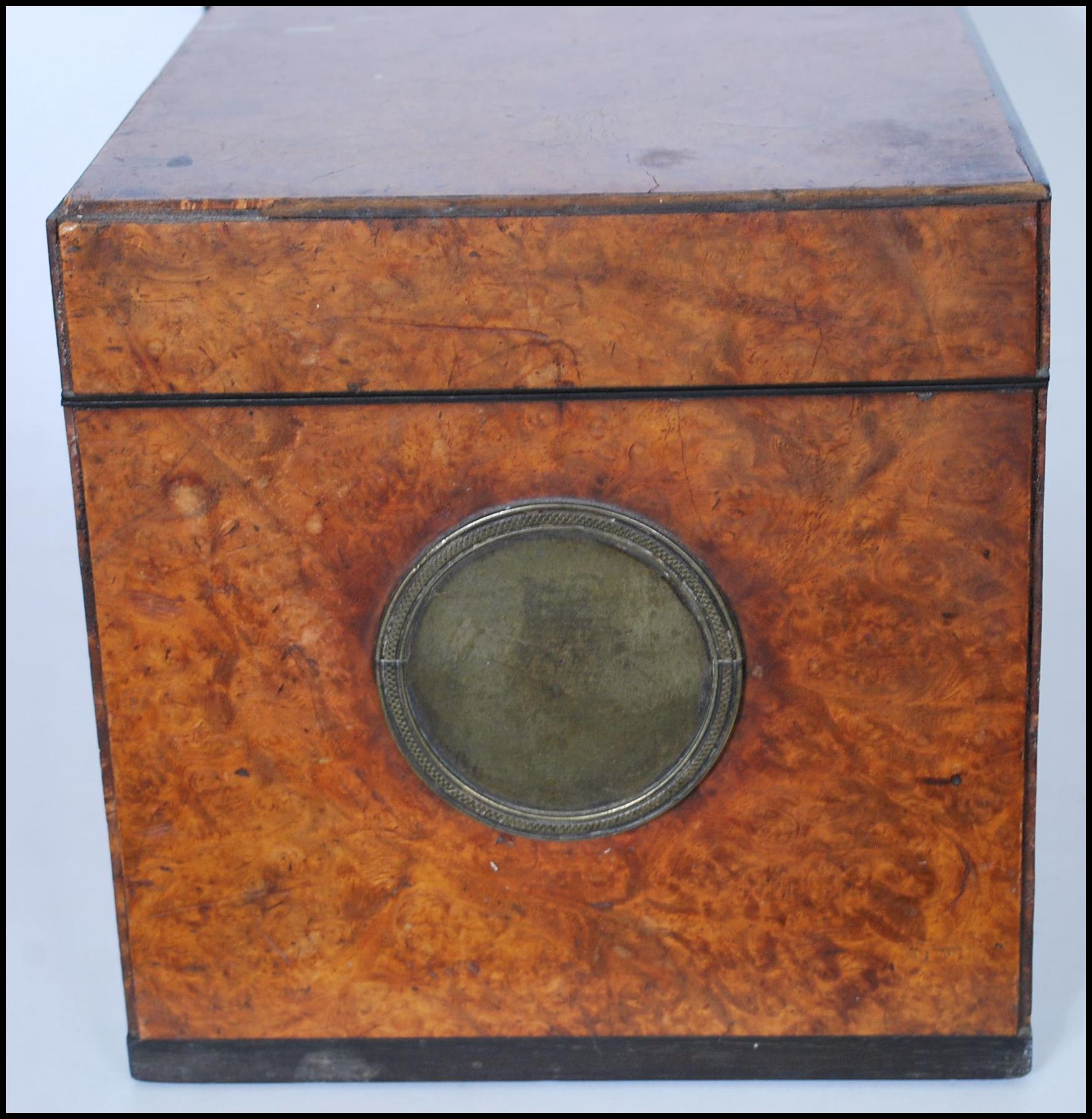 19TH CENTURY GEORGE III WALNUT TEA CADDY BOX OF RECTANGULAR FORM - Image 4 of 11