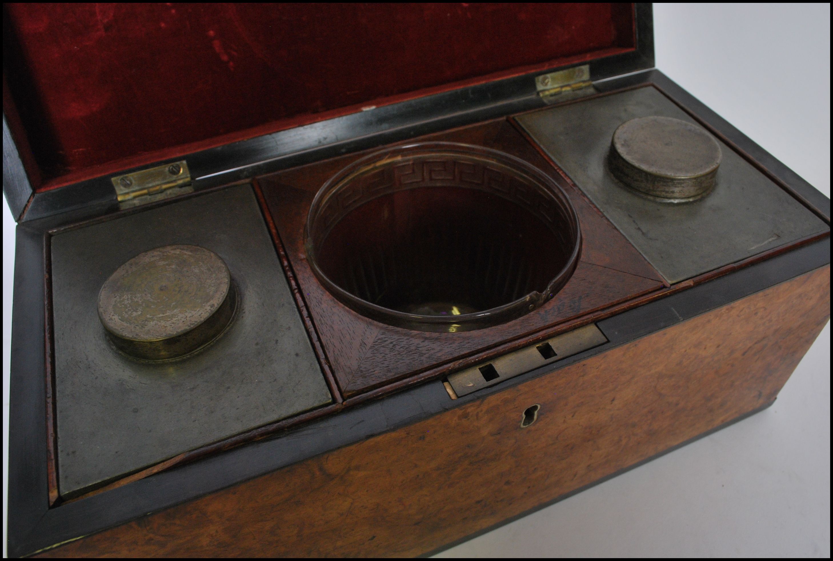 19TH CENTURY GEORGE III WALNUT TEA CADDY BOX OF RECTANGULAR FORM - Image 7 of 11