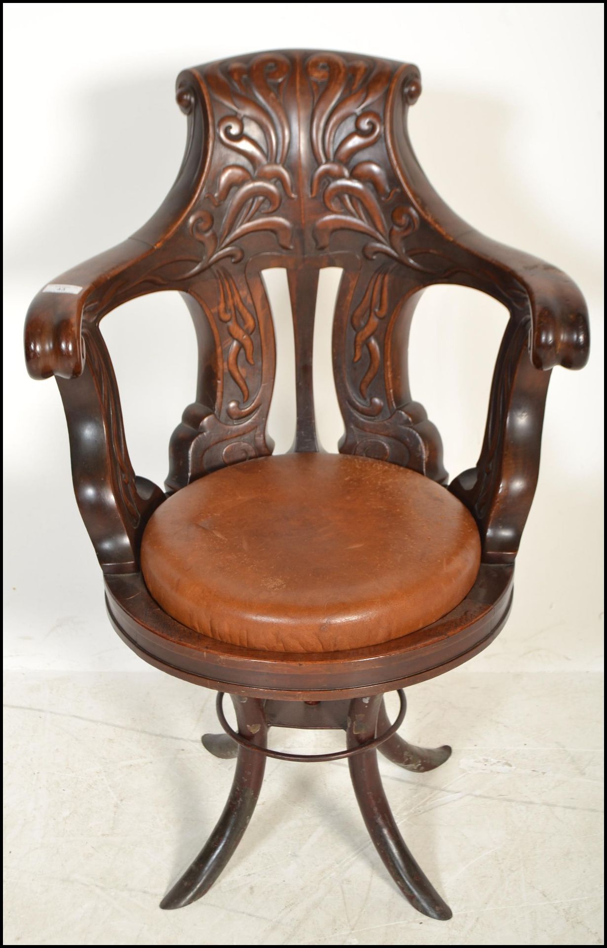 19TH CENTURY VICTORIAN MAHOGANY AND LEATHER CAPTAINS CHAIR - Bild 2 aus 8