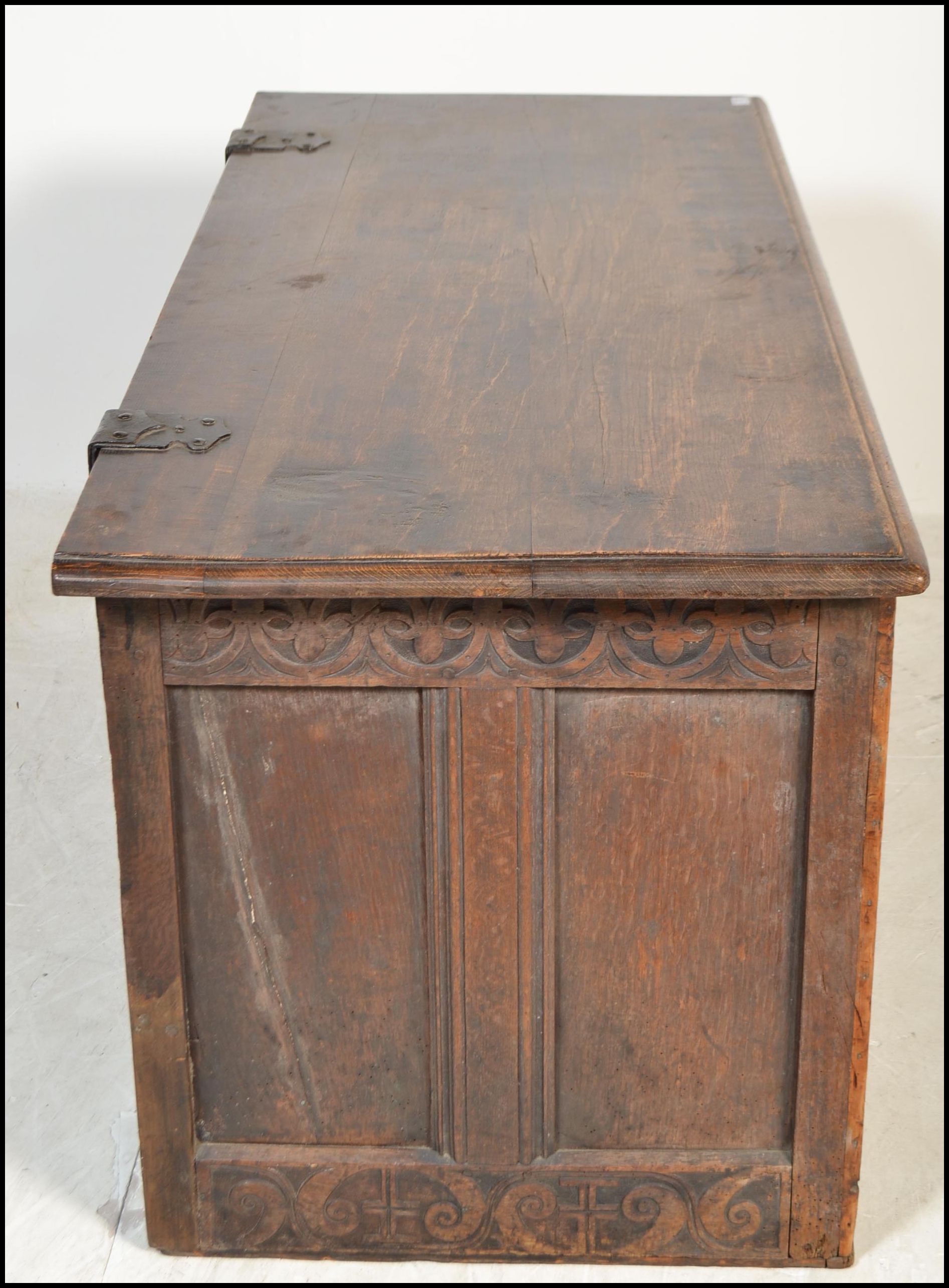17TH CENTURY CARVED WEST COUNTRY OAK COFFER CHEST - BLANKET BOX - Image 7 of 8