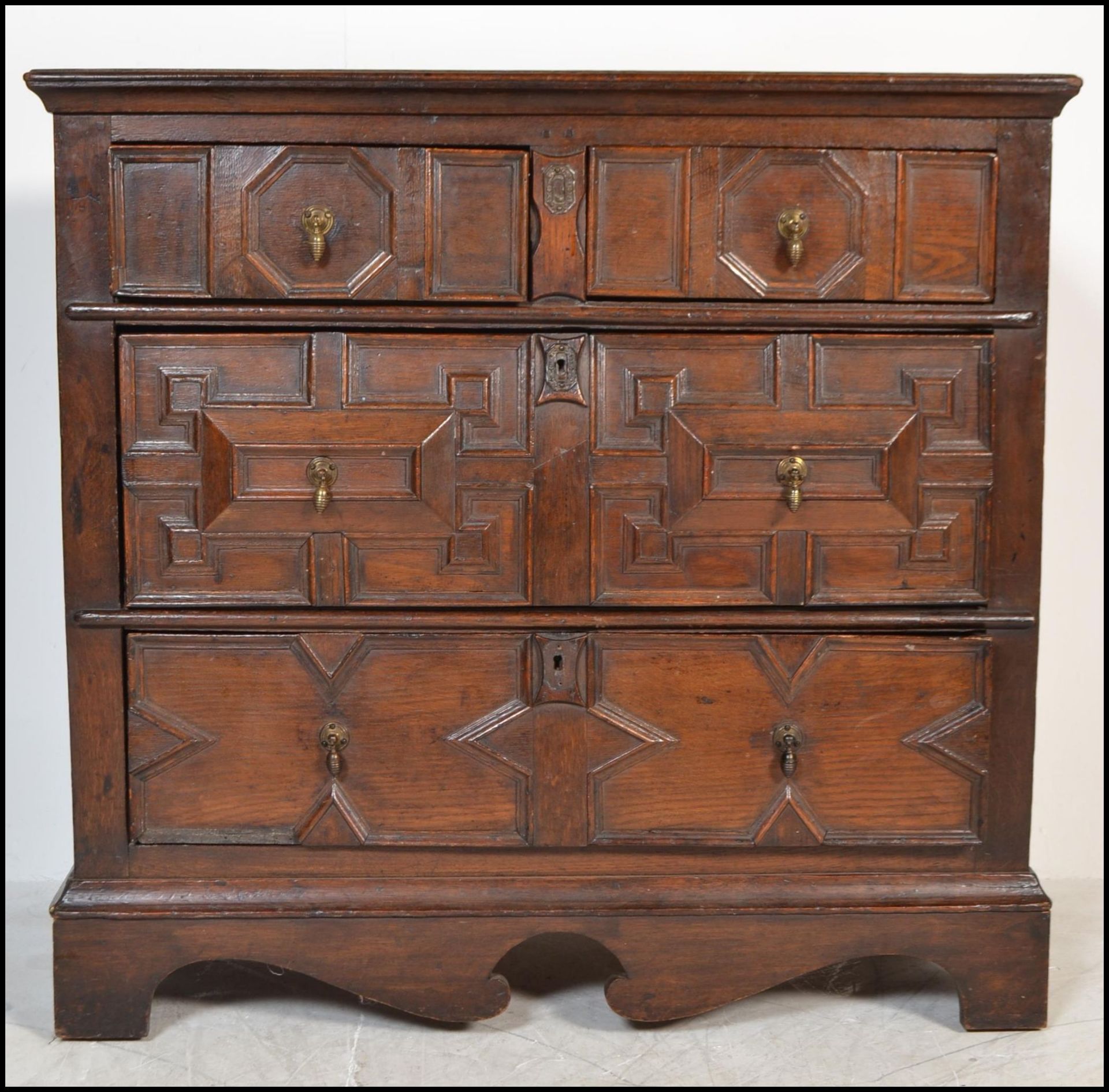 17TH CENTURY COMMONWEALTH GEOMETRIC FRONTED CHEST - Bild 2 aus 8