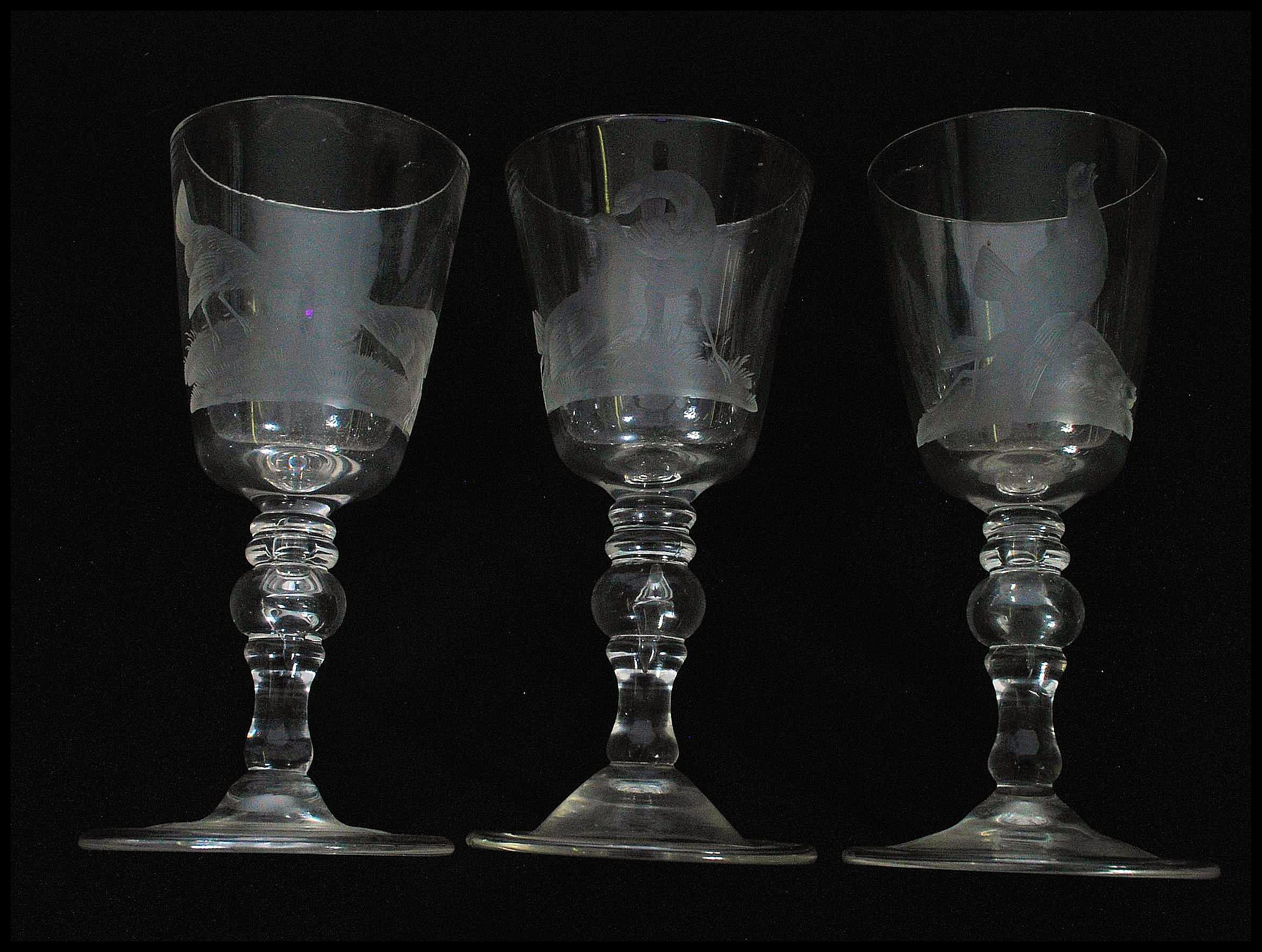 THREE EARLY 198TH CENTURY GEORGIAN WINE GLASSES - FIGHTING COCKERELS - Image 5 of 8