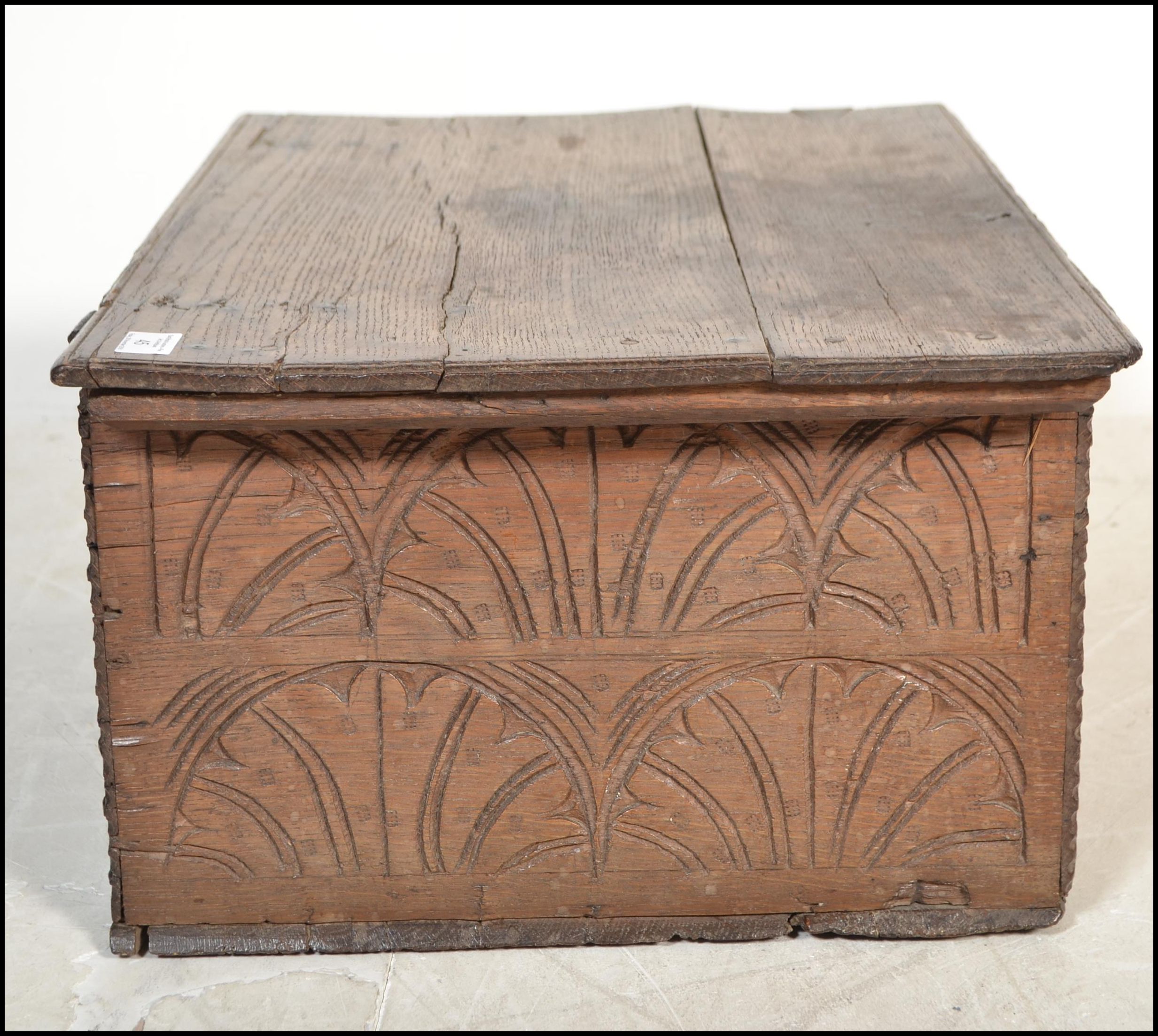 17TH CENTURY WEST COUNTRY CARVED OAK BIBLE BOX CHEST - Image 5 of 6