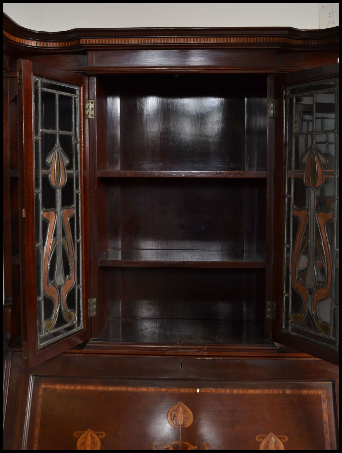 ARTS & CRAFTS SHAPLAND & PETTER INLAID MAHOGANY BUREAU BOOKCASE - Bild 5 aus 9