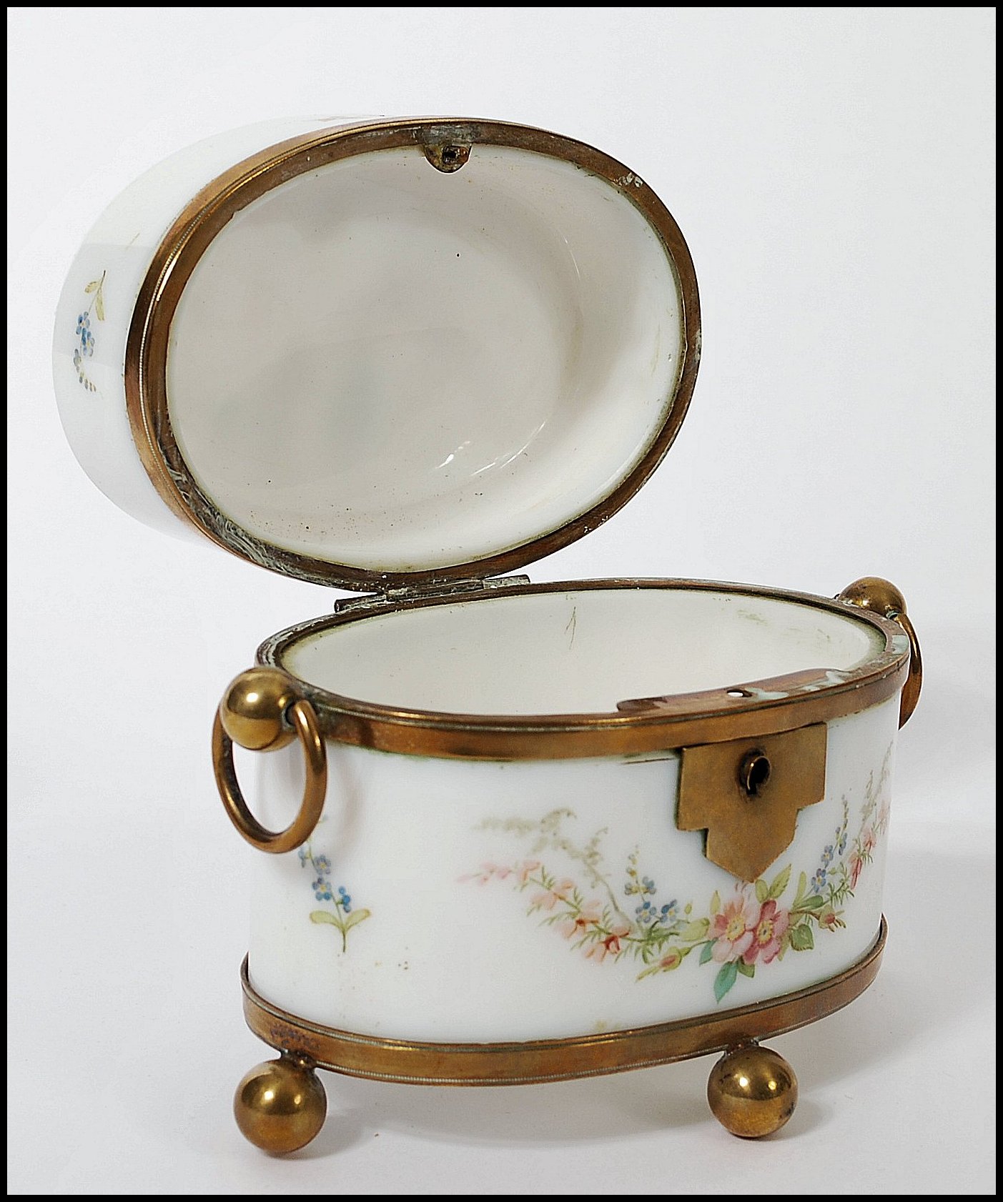 An early 19th century Continental Milch glass ( milk glass ) casket box having ormolu feet and - Image 3 of 5