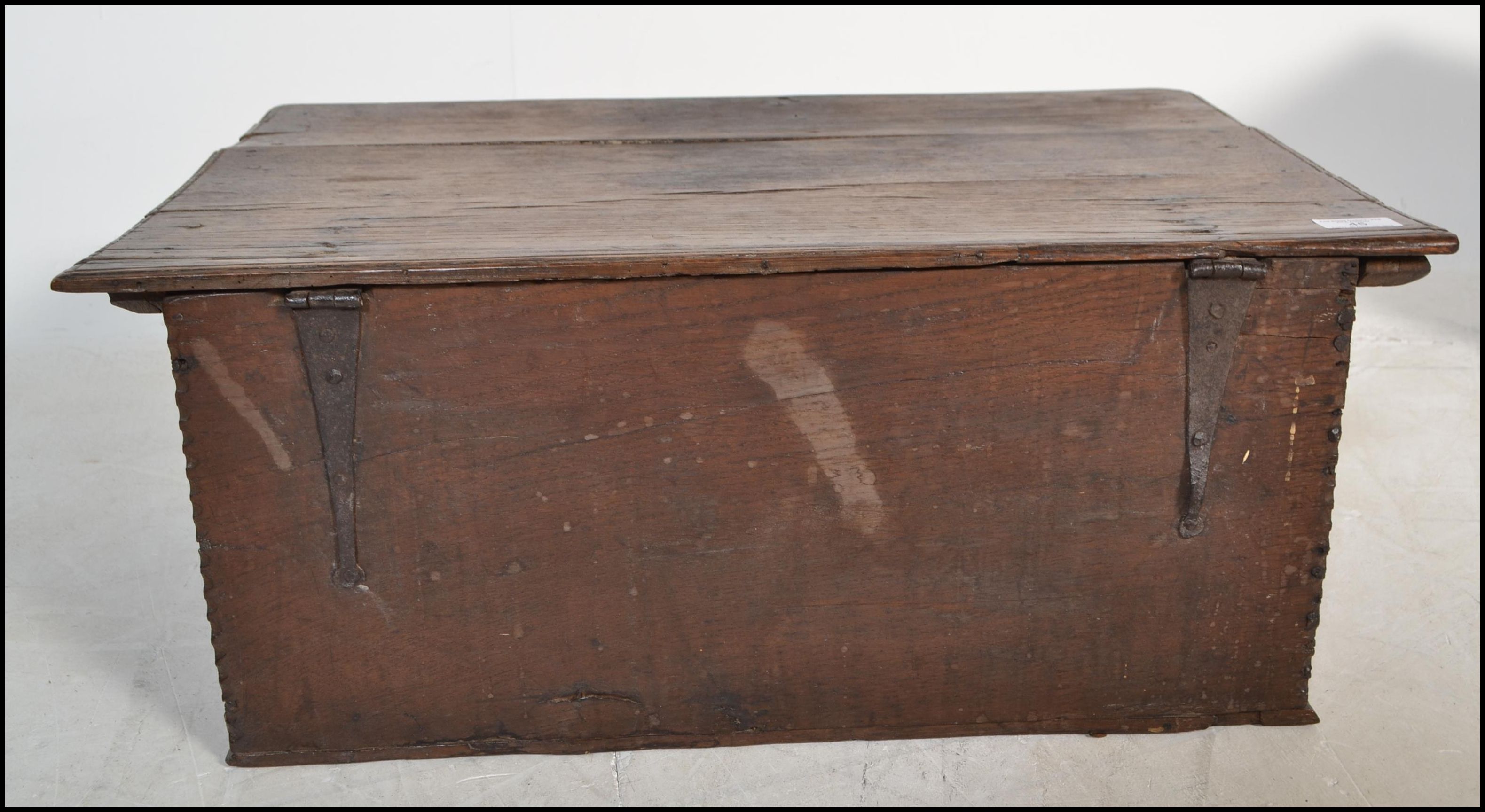 17TH CENTURY WEST COUNTRY CARVED OAK BIBLE BOX CHEST - Image 6 of 6