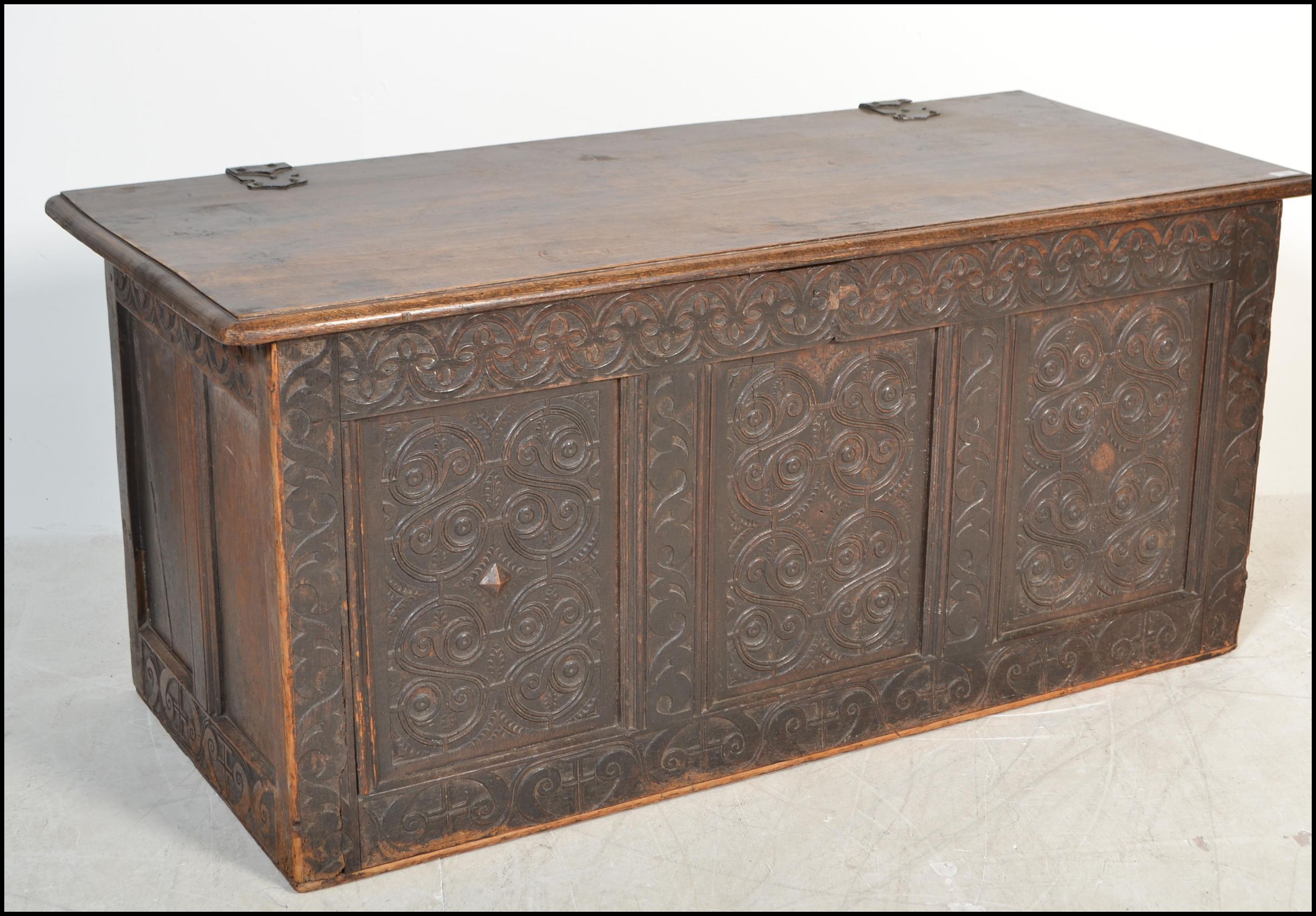 17TH CENTURY CARVED WEST COUNTRY OAK COFFER CHEST - BLANKET BOX - Image 2 of 8