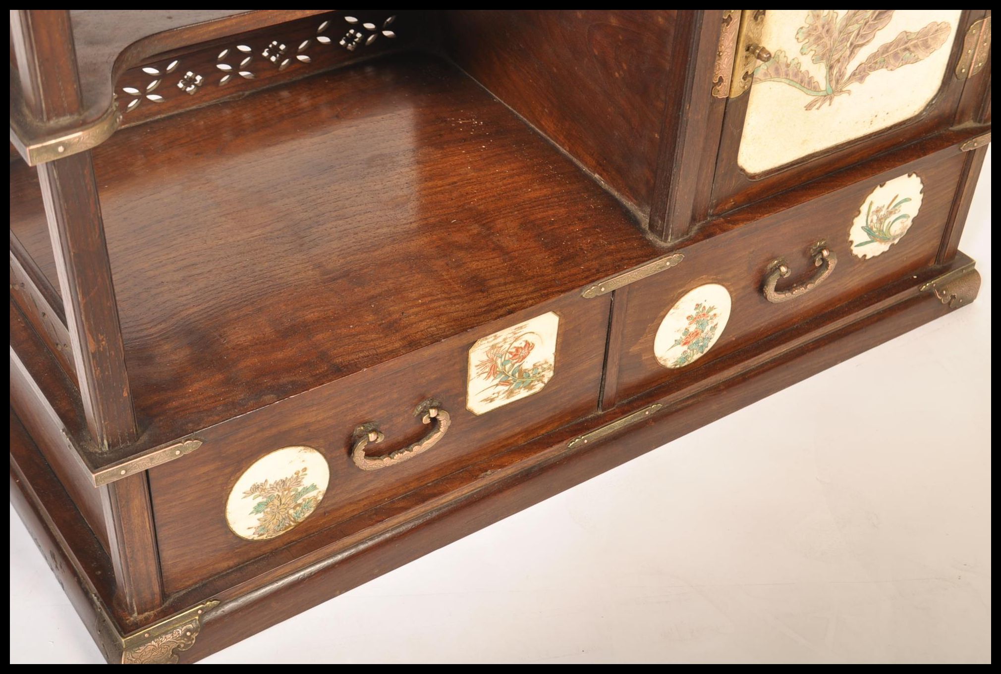 A JAPANESE SHIBAYAMA DECORATIVE TILE INLAID TABLE TOP CABINET - Image 2 of 7