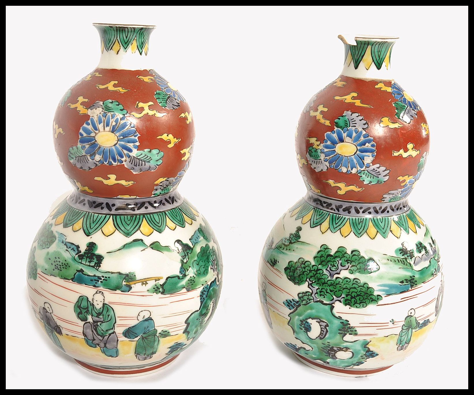 PAIR 19TH CENTURY CHINESE FAMILLE ROSE / VERTE GOURD VASES