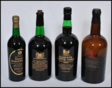 COLLECTION OF VINTAGE HARVEYS BRISTOL CREAM SHERRY TO INCLUDE PRESENTATION EXAMPLES