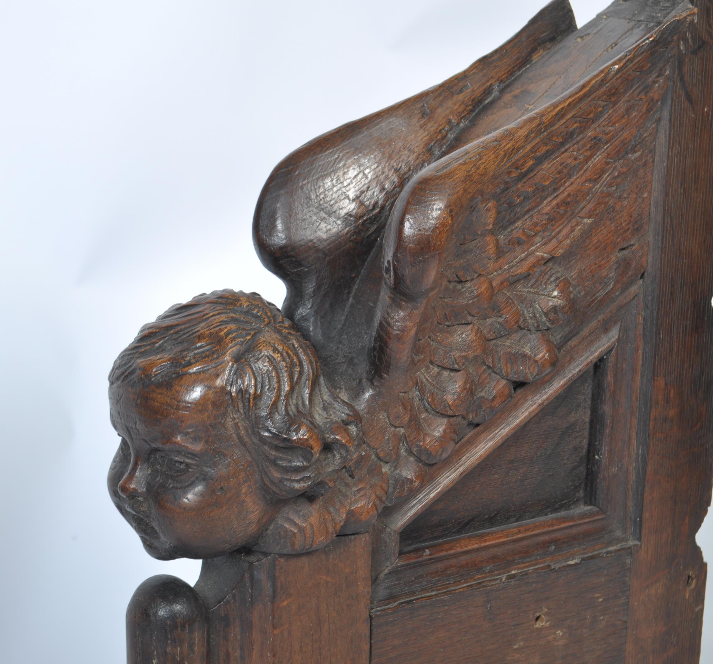 19TH CENTURY CARVED OAK STAIRWAY CAPITAL - WINGED PUTTI - ROUNDEL KNIGHTS - Image 2 of 6