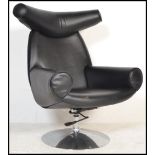 A superb contemporary black leather vinyl lounge / easy chair / armchair in the manner of the Hans