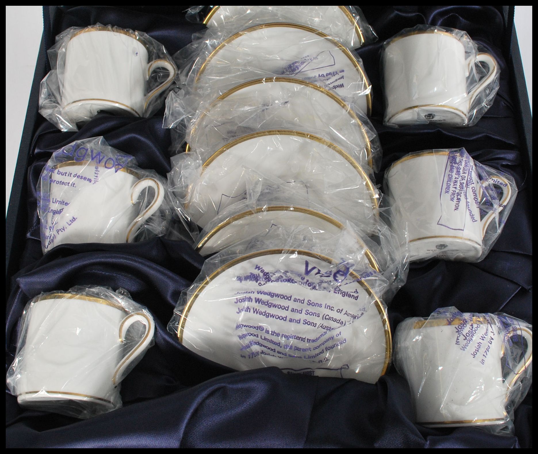 An unused six persons presentation coffee service by Wedgwood, the hinged case opening to reveal six - Image 2 of 4