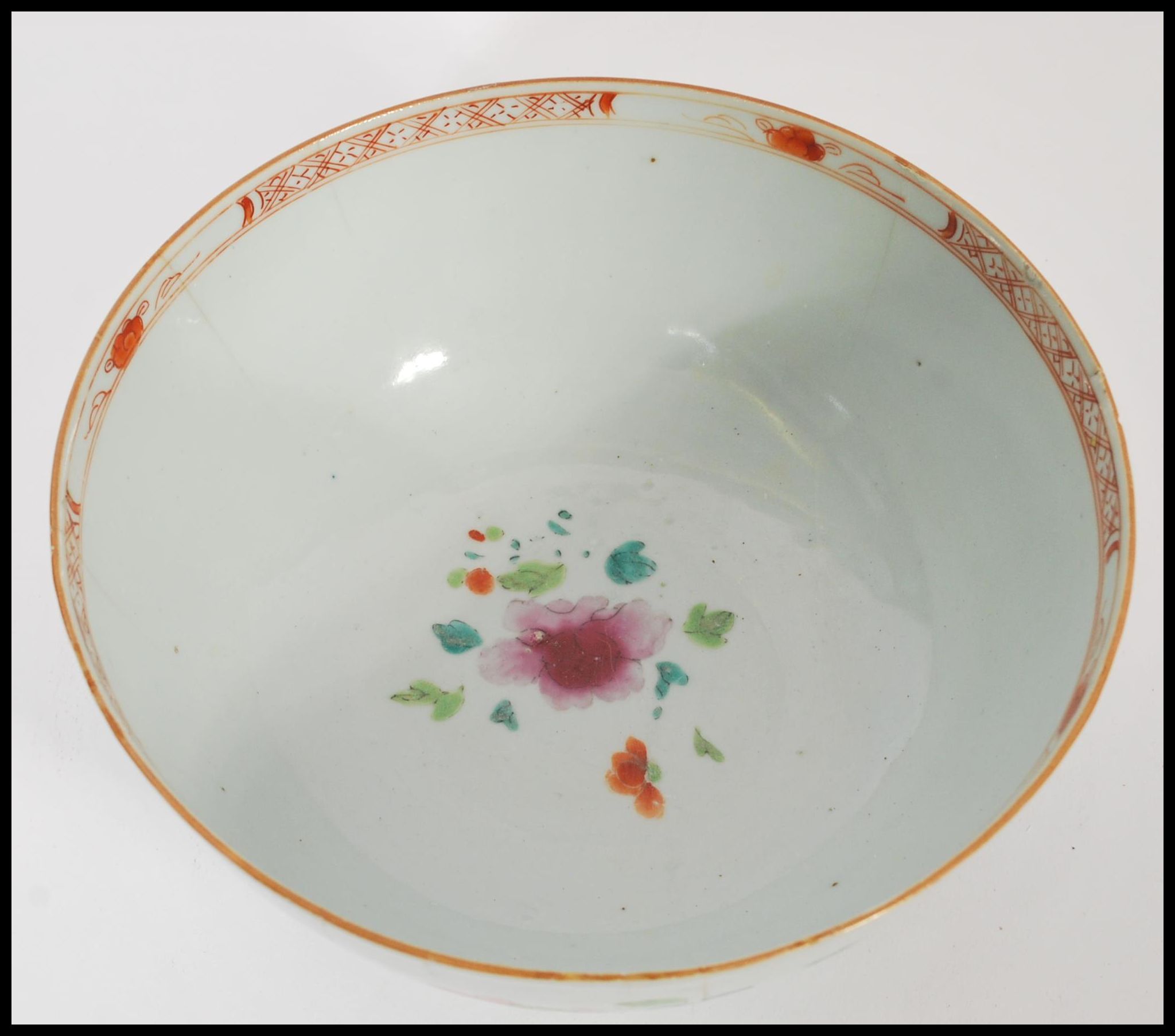 An 18th century small Cantonese Chinese ceramic bowl having hand painted floral spray with trees - Image 3 of 4