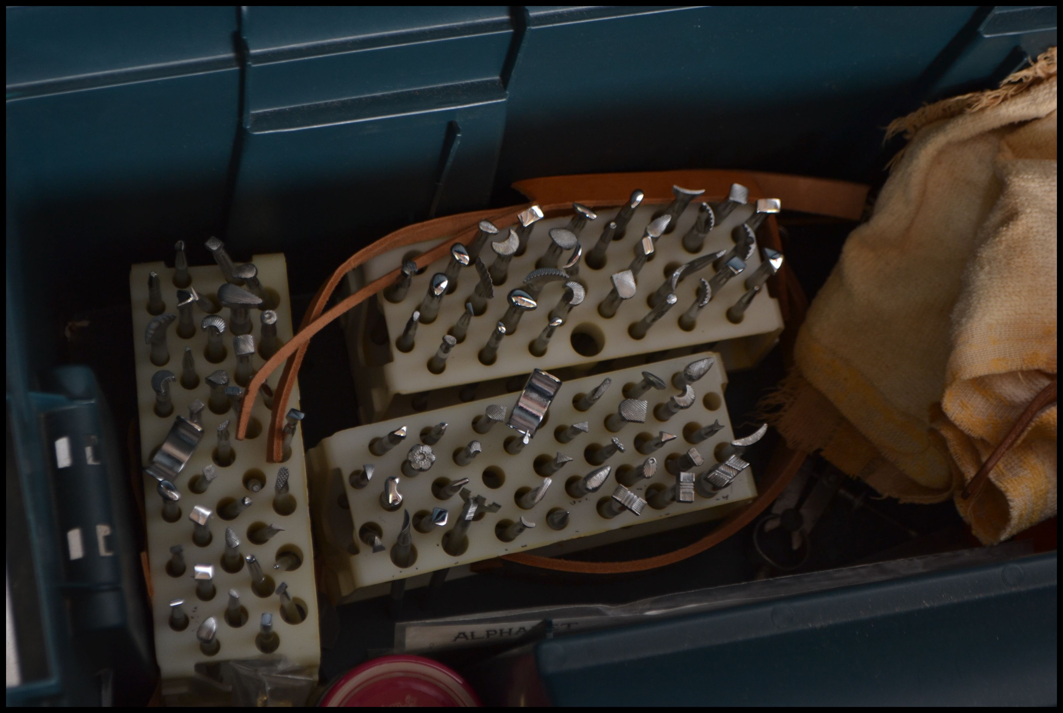 A good collection of leather working tools to include three trays of leather stamps of various - Image 10 of 10