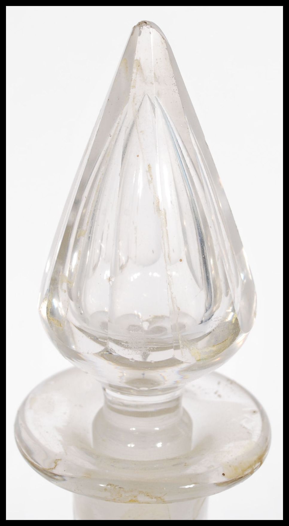 An early 19th Century English heavy cut glass Claret Jug / decanter with fitted stopper, riveted - Image 5 of 5