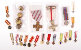 ASSORTED MEDALS & MILITARIA - SPANISH, WWI & OTHERS