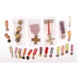 ASSORTED MEDALS & MILITARIA - SPANISH, WWI & OTHERS