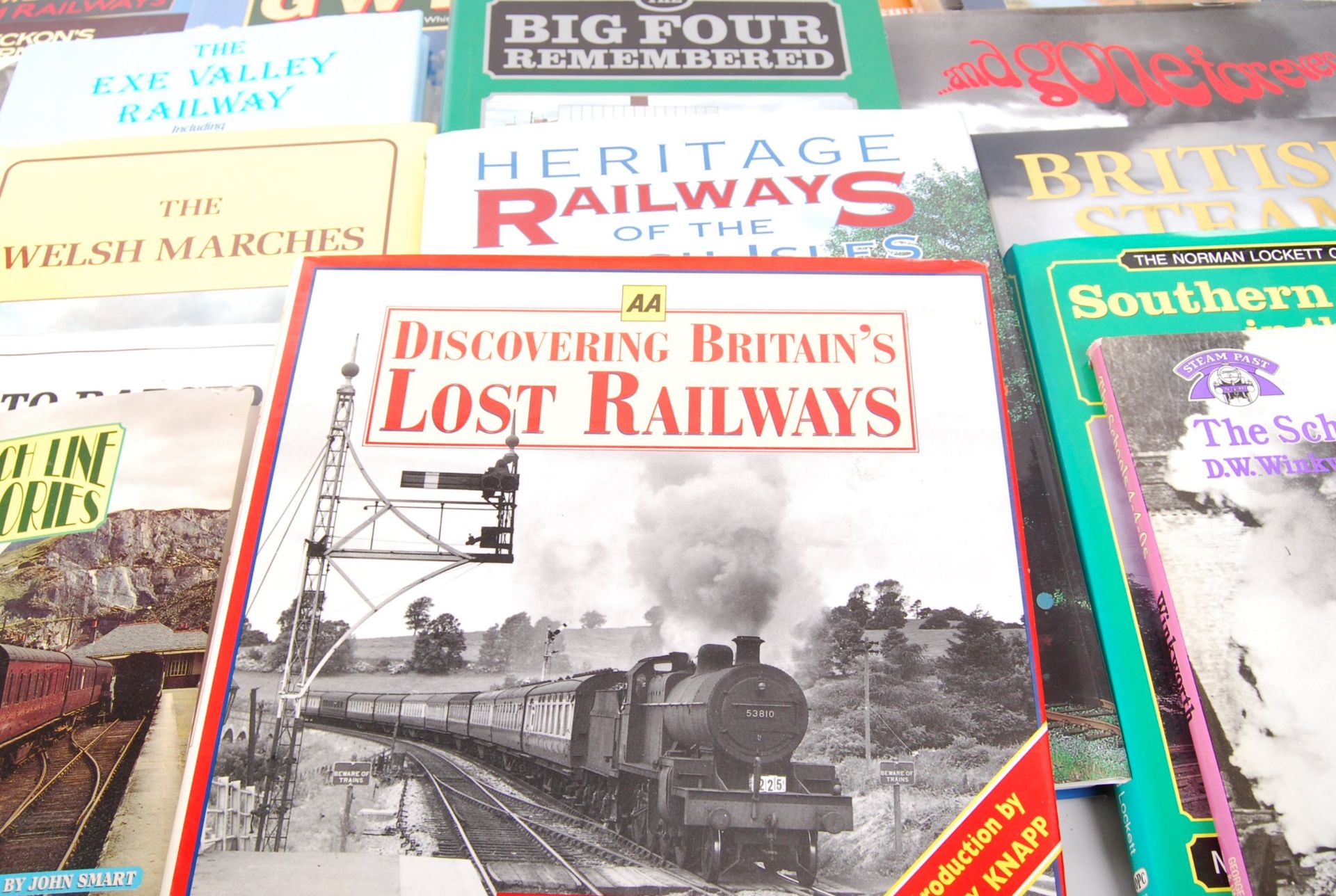 LARGE COLLECTION OF 20TH CENTURY RAILWAY RELATED BOOKS - Bild 5 aus 6