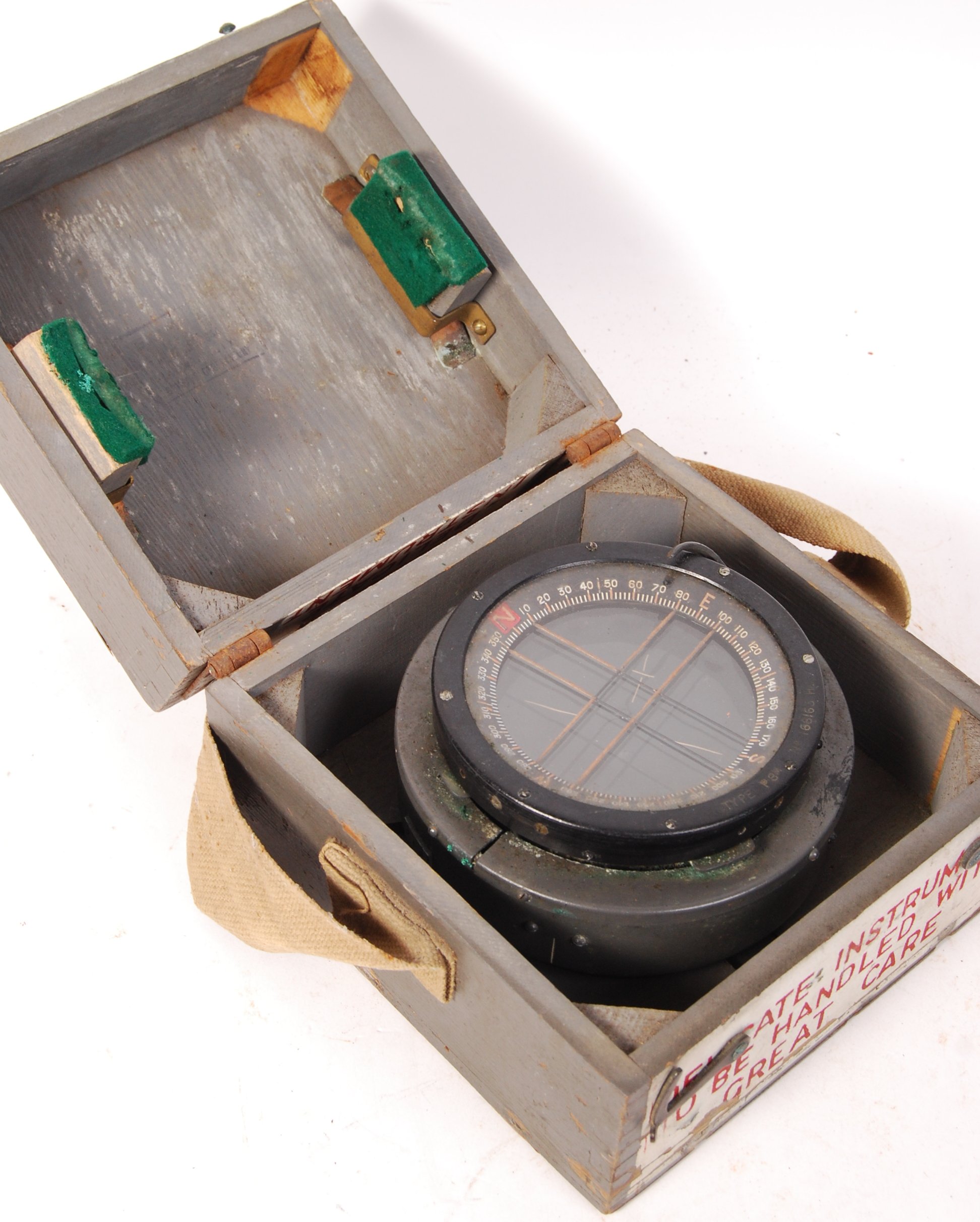 RARE WWII SECOND WORLD WAR AIRCRAFT NAVIGATOR'S BOXED COMPASS - Image 2 of 4