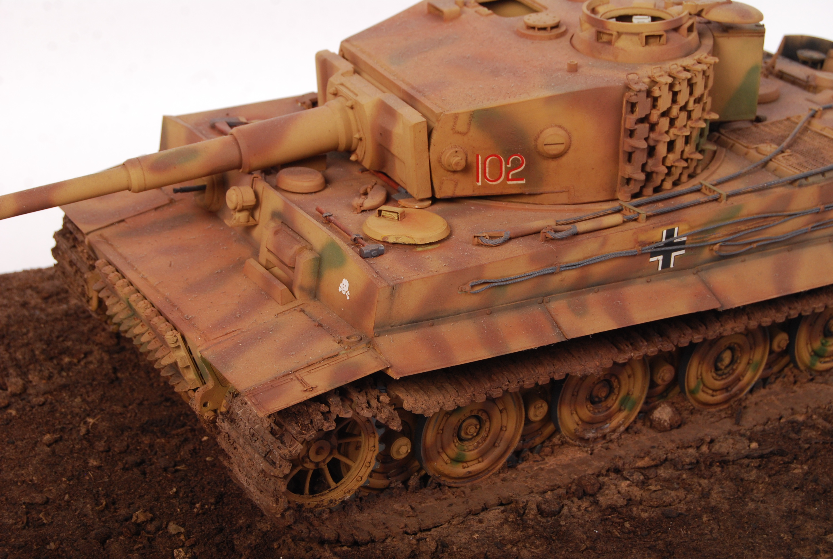 MUSEUM QUALITY TIGER TANK WWII MILITARY MODEL DIORAMA - Image 2 of 5