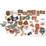 ASSORTED 20TH CENTURY MILITARIA - BADGES, PATCHES, BUTTONS ETC