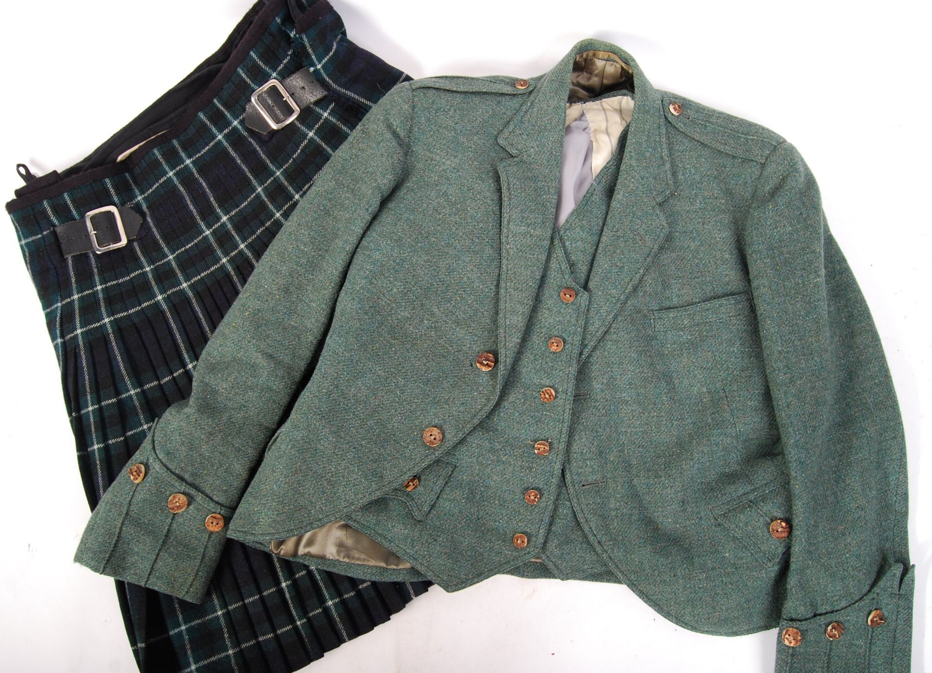 20TH CENTURY SCOTTISH HIGHLAND DRESS UNIFORM