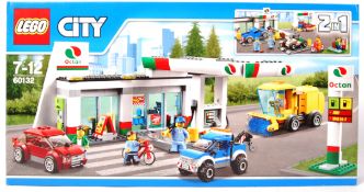 LEGO CITY SERIES SET 60132 SERVICE STATION BOXED