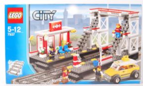 LEGO CITY 7937 ' TRAIN STATION ' BOXED SET