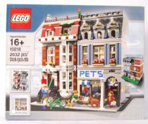 LEGO MODULAR SET 10218 ' PET SHOP ' BOXED