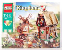 LEGO KINGDOMS 7189 ' MILL VILLAGE RAID ' BOXED SET