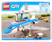 LEGO CITY 60104 ' CITY AIRPORT PASSENGER TERMINAL BUILDING '