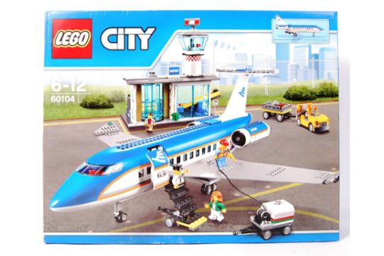 Lego City No.60104 ' City Airport passenger Terminal Building '. Appears factory sealed new.
