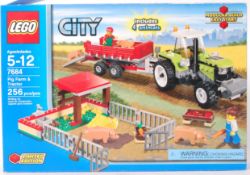 LEGO CITY 7684 ' PIG FARM & TRACTOR ' BOXED SET