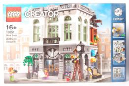 LEGO CREATOR MODULAR SET 10251 ' BRICK BANK ' BOXED