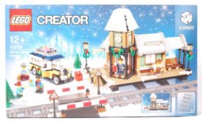 LEGO CHRISTMAS WINTER SET 10259 ' WINTER VILLAGE STATION '