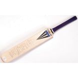 ENGLAND CRICKET TEAM AUTOGRAPHED CRICKET BAT