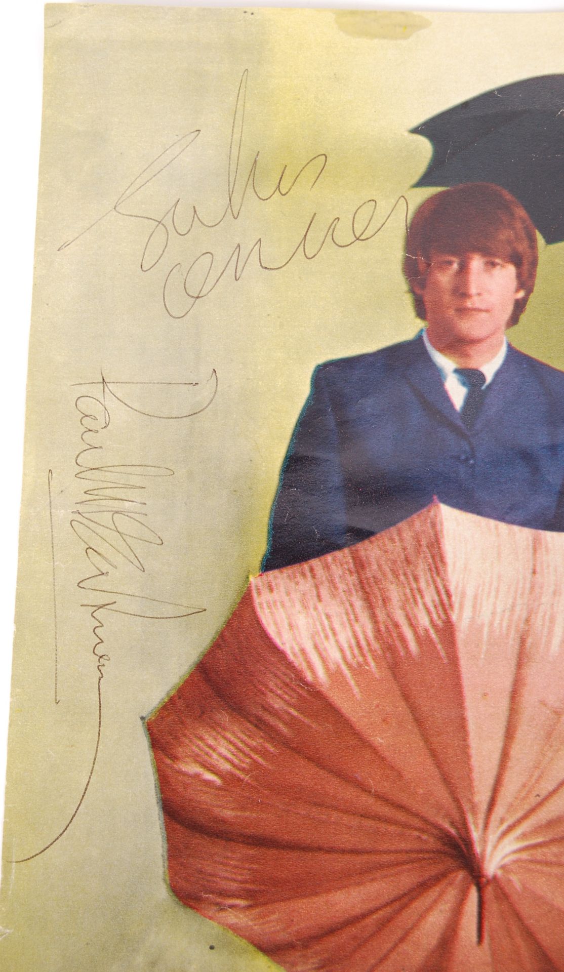 RARE FULL SET OF ' THE BEATLES ' AUTOGRAPHS ON MAGAZINE PAGE - Bild 2 aus 5