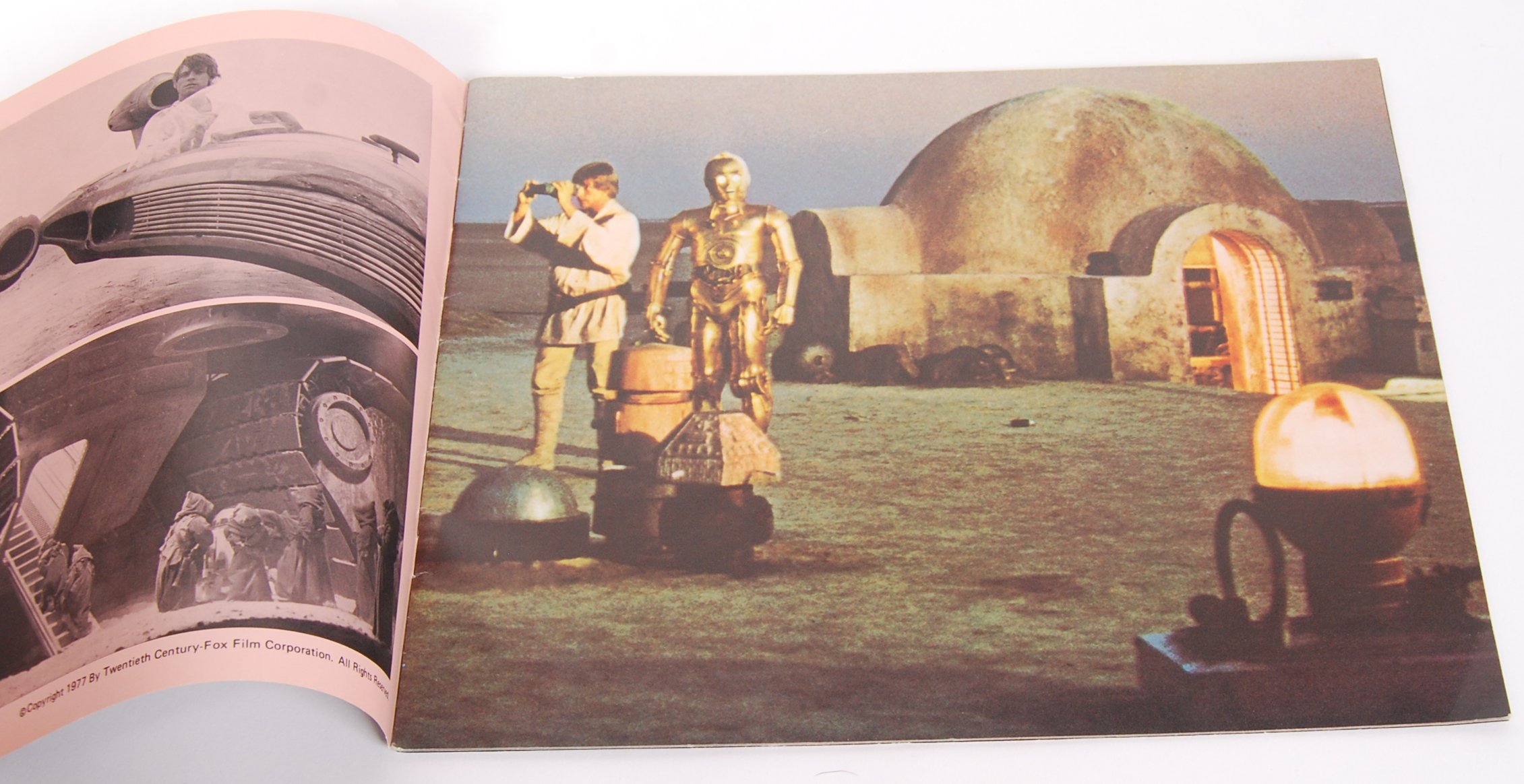 RARE ORIGINAL 1977 STAR WARS UK CINEMA RELEASE BROCHURE - Image 2 of 4