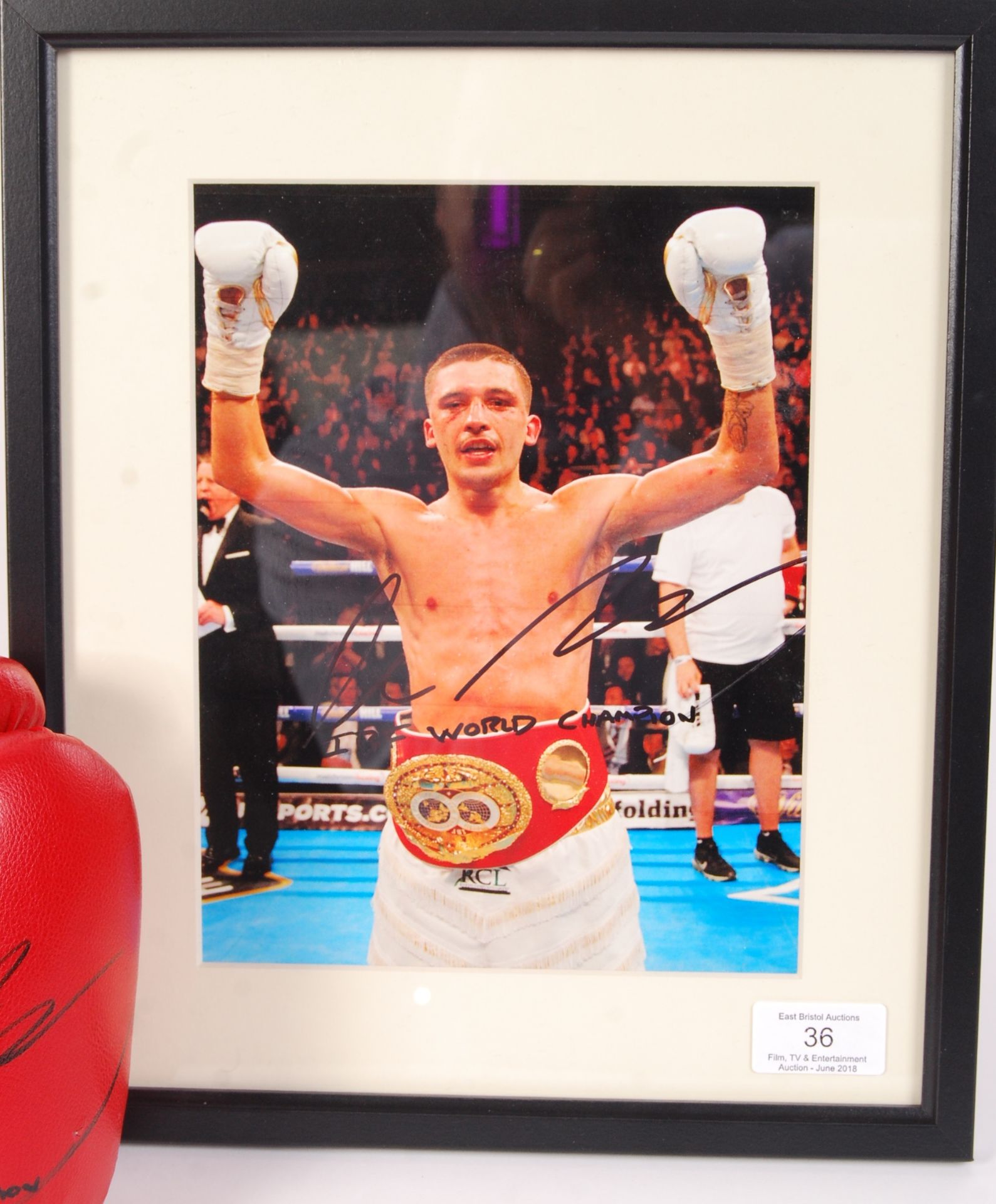 LEE SELBY - WELSH BOXER - AUTOGRAPHED GLOVE & PHOT - Bild 3 aus 4