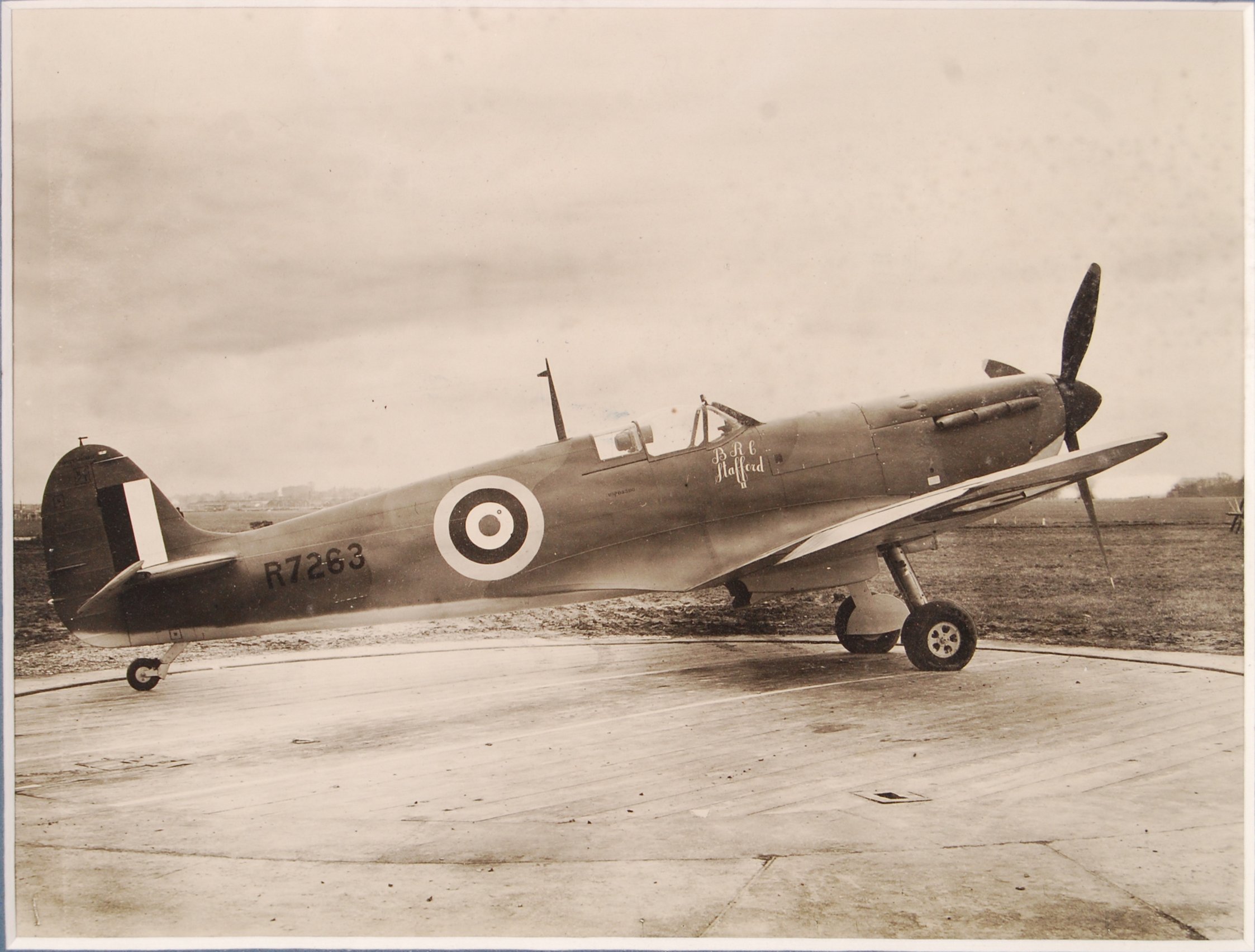 RARE WWII SECOND WORLD WAR SPITFIRE PRESENTATION - Image 2 of 3