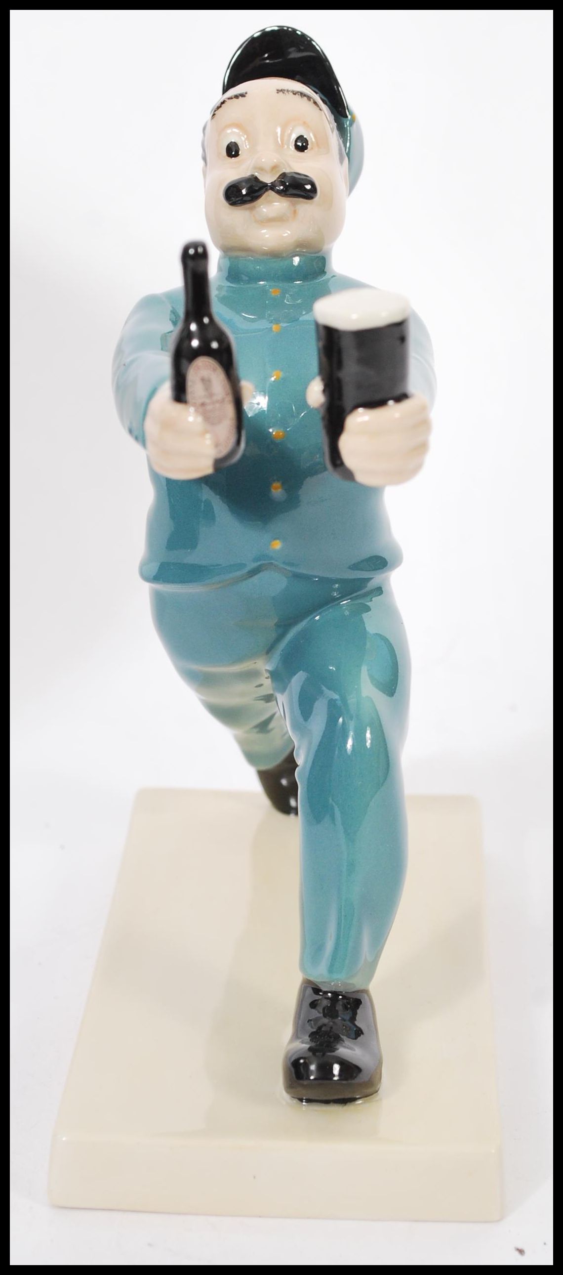 A Coalport advertising figurine Guinness Zookeeper 10/1200 complete in original box with pin - Image 3 of 5